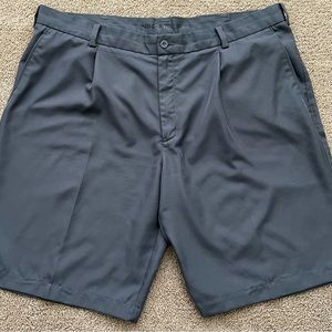 Men’s Nike golf shorts size 40